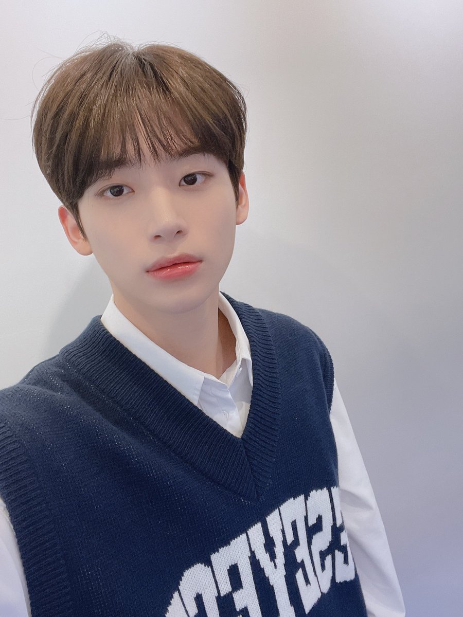 nattpsnio's tweet photo. @CRAVITY_twt Trad➡️ Hace unos días hicimos que Kangmo y PingLlen se saludaranㅋㅋㅋㅋ🐶🐧
#Jungmo #AllenHyung #LUVITY #Kangmo #PingLlen
#정모 #앨런형 #러비티 #강모 #펭런 https://t.co/0k7DVOj2a6