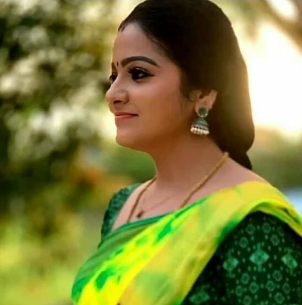 Lenamarium's tweet photo. #justiceforvjchitra
@PMOIndia
@OfficeOfOPS
We can't stand when others telling it as sucide.Chithra who motivated others with her positivity and energy won't take such a step like a coward. She was the one who fight against all odds and reached level of success. She needs justice. https://t.co/BGXXWrSJNX