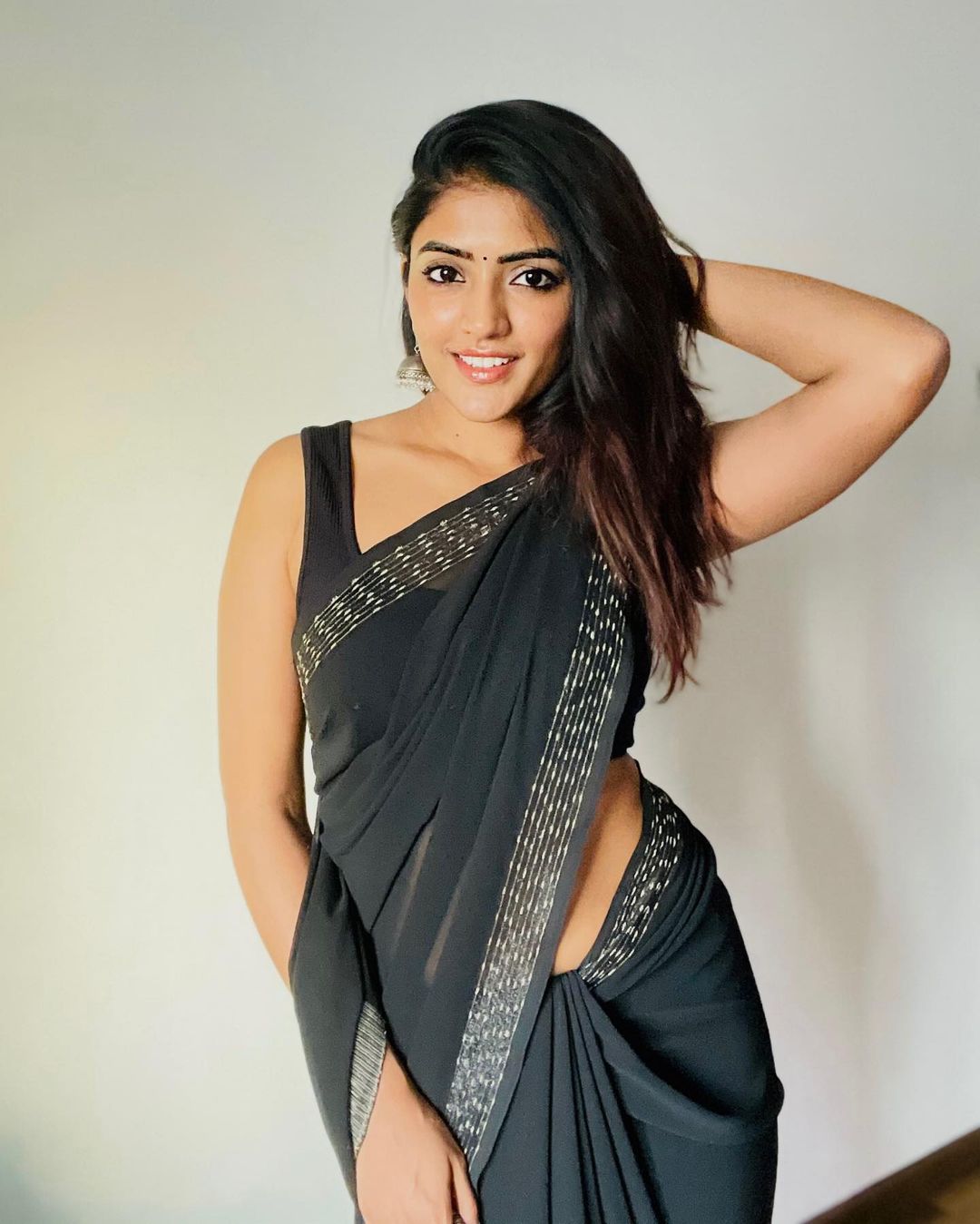 EeSha Beautiful Saree hot photo image