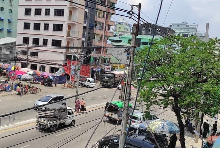 sittthiha9's tweet photo. Now ‌in #Tamwe, #Kyaukmyaung, Terrorists (#Myanmar security forces) are stationed at the top of 145th Street, 146th Street and Thida Street. They are also invading Thuka Road and conducting inspections.
#Apr19Coup
#CrimesAgainstHumanity
#WhatsHappeningInMyanmar https://t.co/64YnJ5GkNI