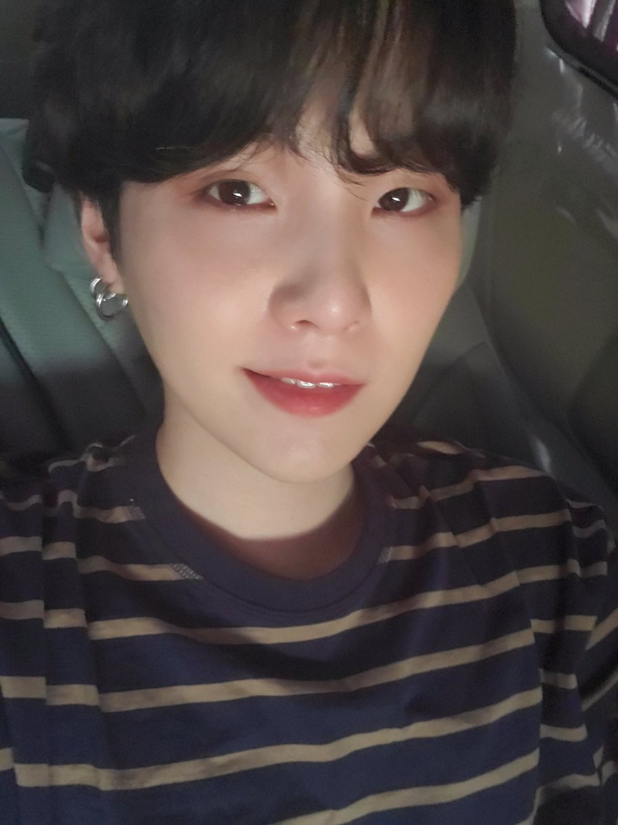 Seokscream1's tweet photo. Yoongi stans we getting fed well
#bts #BTS_twt #yoongi https://t.co/8nZwv6FlKU