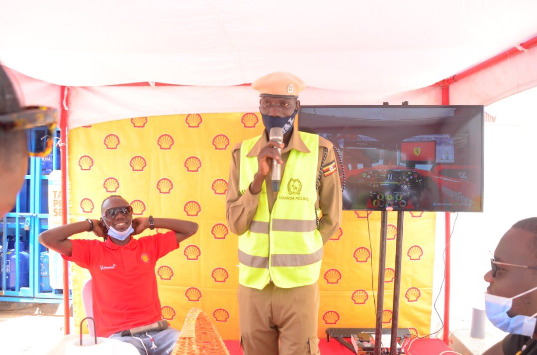 PirateMulwana's tweet photo. We were first taken through some traffic rules, more like a mini lecture/ sensitisation from the traffic officer, courtesy of @Shell_Uganda #ShellTreasureHunt #ShellEttuuse https://t.co/C7VwSVcXf9