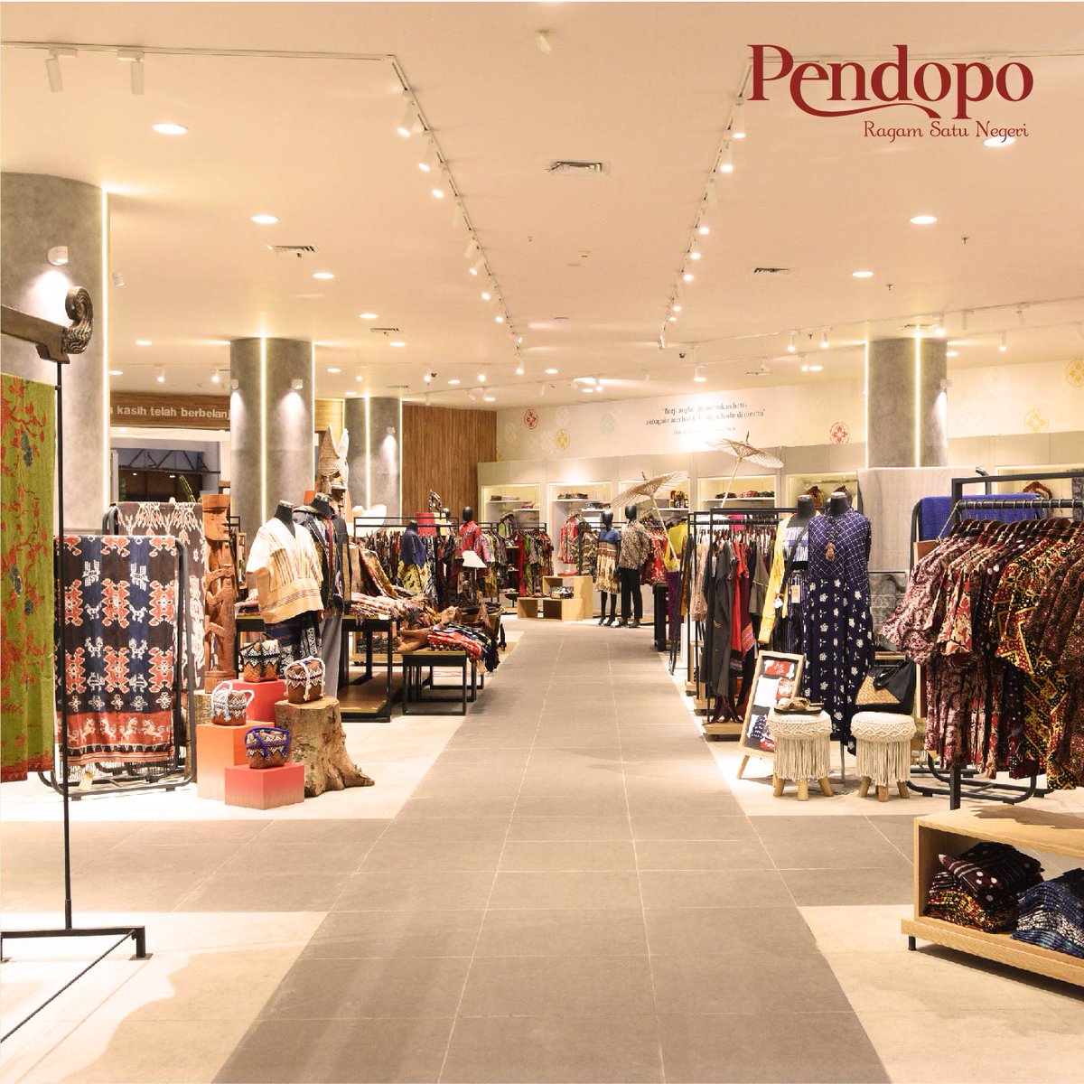 Sudahkah Anda menyiapkan busana tradisional untuk dipakai dalam rangka memperingati Hari Kartini? 

Jika belum, Anda dapat langsung berkunjung ke toko Pendopo di Mall Living World Alam Sutera Lantai 2, ya!

#Pendopo #PendopoIndonesia #Tenun #BatikIndonesia #MariBerkain