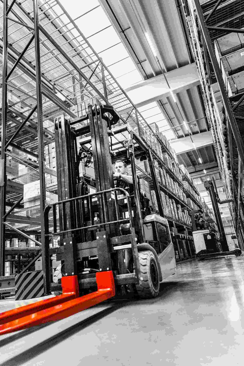 ravaseurope's tweet image. #3PLs and #LTLs can increase their revenues by re-invoicing surplus pallet weight. With #RAVAS #scales on #warehousetrucks or #forklifttrucks, the real weight of palletized loads turns out to be significantly higher than predicted. Read more: ravas.com/news/weigh-inb….