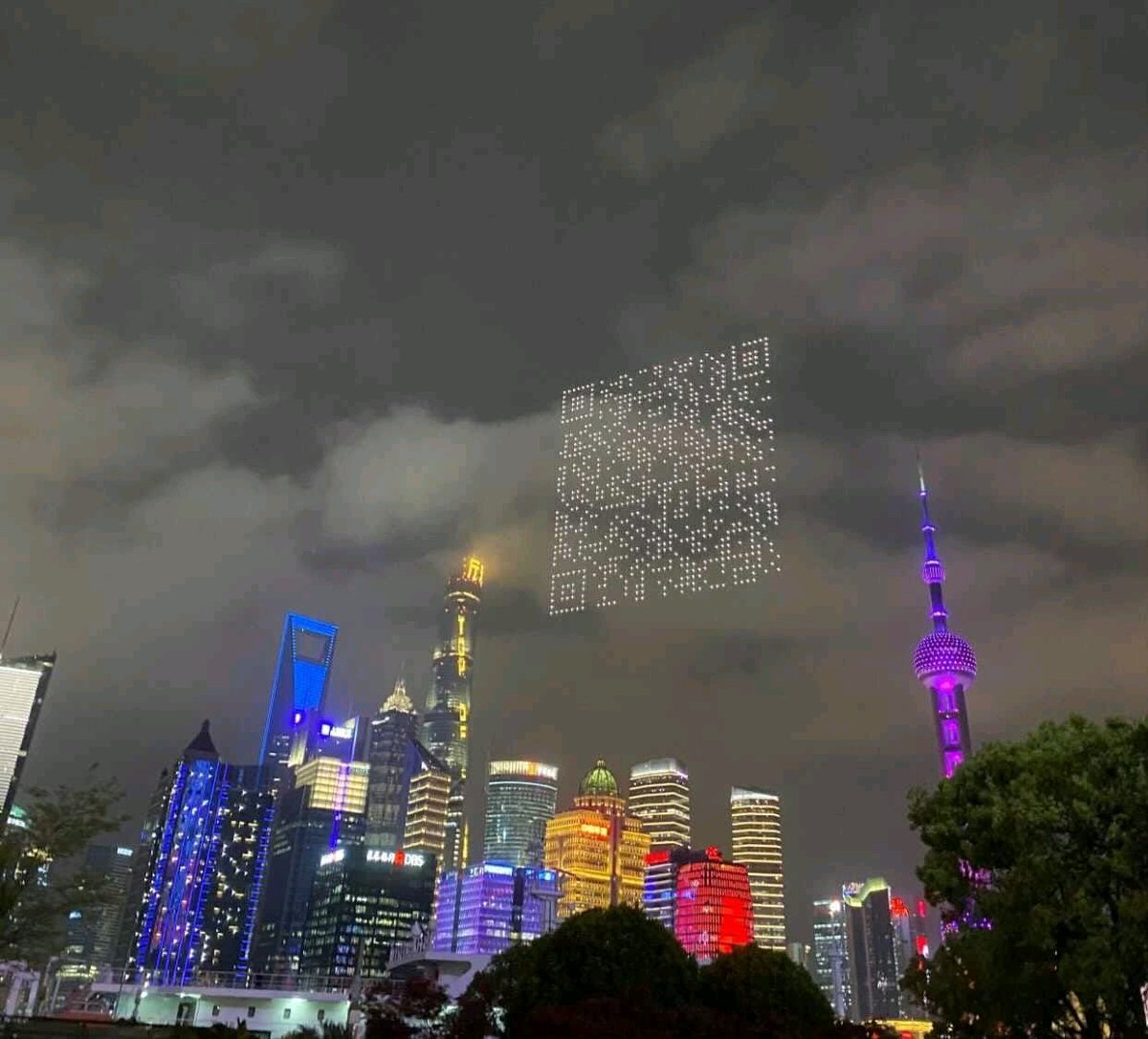 A scannable QR code advertisement carried out by drones in Shanghai last night!

#AI #MachineLearning #drone credit David Chang

<a href="/SpirosMargaris/">Spiros Margaris</a> <a href="/DeepLearn007/">AI</a> <a href="/PawlowskiMario/">Mario</a> <a href="/mvollmer1/">Dr. Marcell Vollmer #StaySafe #CES2026</a> <a href="/gvalan/">Greg Valancius</a> <a href="/ipfconline1/">ipfconline</a> <a href="/ShiCooks/">Learn as if you will live forever</a> <a href="/diioannid/">Dimitris Ioannides</a> <a href="/dinisguarda/">Dinis Guarda</a> <a href="/kalydeoo/">Eric Gaubert</a> <a href="/Ym78200/">Yann Marchand</a> <a href="/Nicochan33/">Nicolas Babin</a> <a href="/rwang0/">R “Ray” Wang 王瑞光 #Cupertino #AI #Energy R.NFT</a>