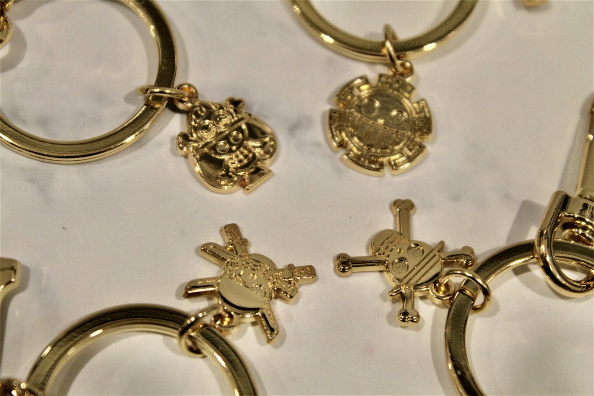 ট ইট র One Piece麦わらストア渋谷本店 おすすめ ネームキーホルダー ルフィ ゾロ エース ロー 各1 3円 税込 好評発売中 麦わらストア Onepiece