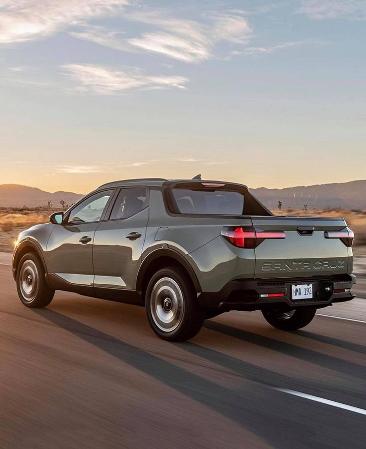 DopeCarsZA's tweet photo. Meet the all-new #Hyundai Santa Cruz. 
A turbocharged 2.5L four will be available offering more than 205kW (275hp). 

What do you think of it? https://t.co/FLHokTgLAR