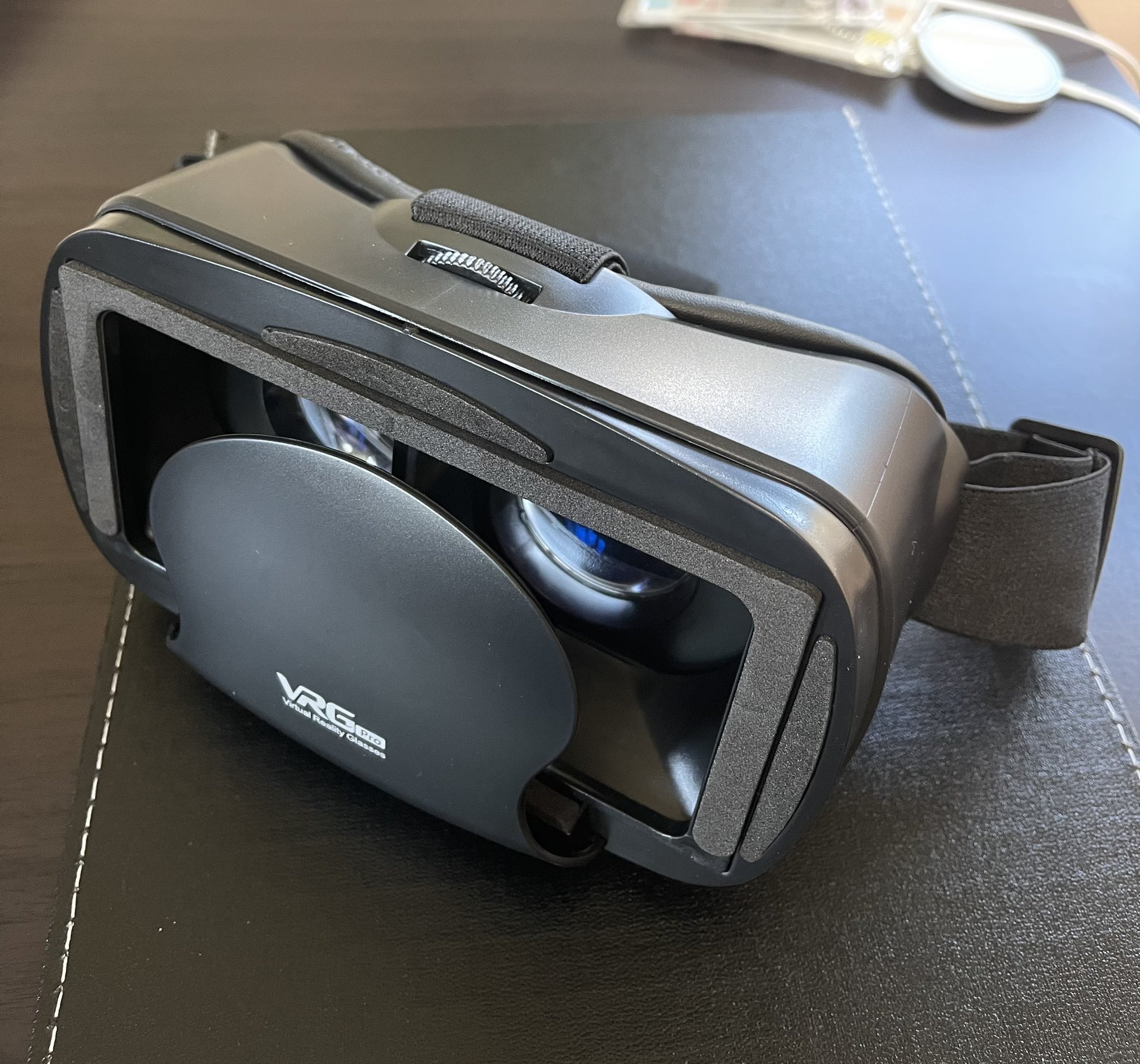 フィオ Vr女の子おじさん メタバース ヒプマイvr用のmy New Gear 何気にスマホvrゴーグル持ってなかったのだ Iphone12 Pro Maxの6 9インチが入るスマホvrゴーグルってほとんどないので 選択肢が無かったけど これ結構カッコいいよね 5 1の準備は