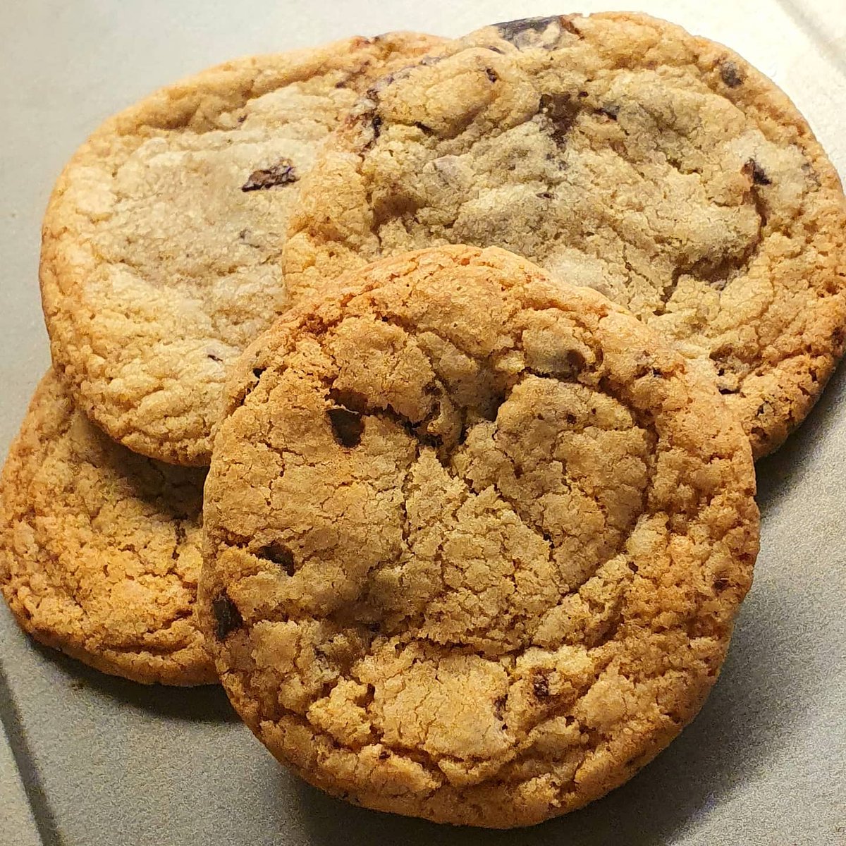 incidental_the's tweet photo. When it's Monday....again! Chocolate chip cookies #MondayMotivation #mondaythoughts #chocolate #chocolatechipcookies #cookies https://t.co/Nz2CibZ1Xq https://t.co/gHA0u2iOBn