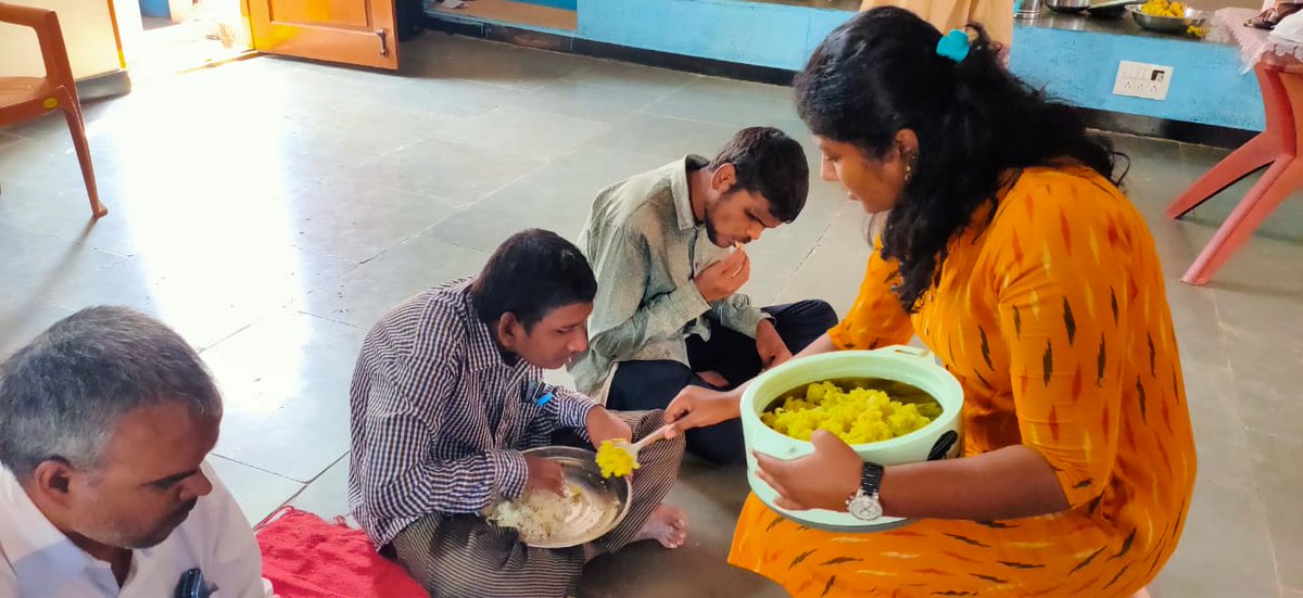 Savyasachi__'s tweet photo. Sir, it was going really well until we were hit by the second wave of global pandemic, in these tough days it's very difficult raise funds for feeding these innocent and blind people. I seek help feeding them, please look after this! 
@KTRTRS @KTRoffice 

Contact: 097429 96455 https://t.co/GzfGFwIoGI
