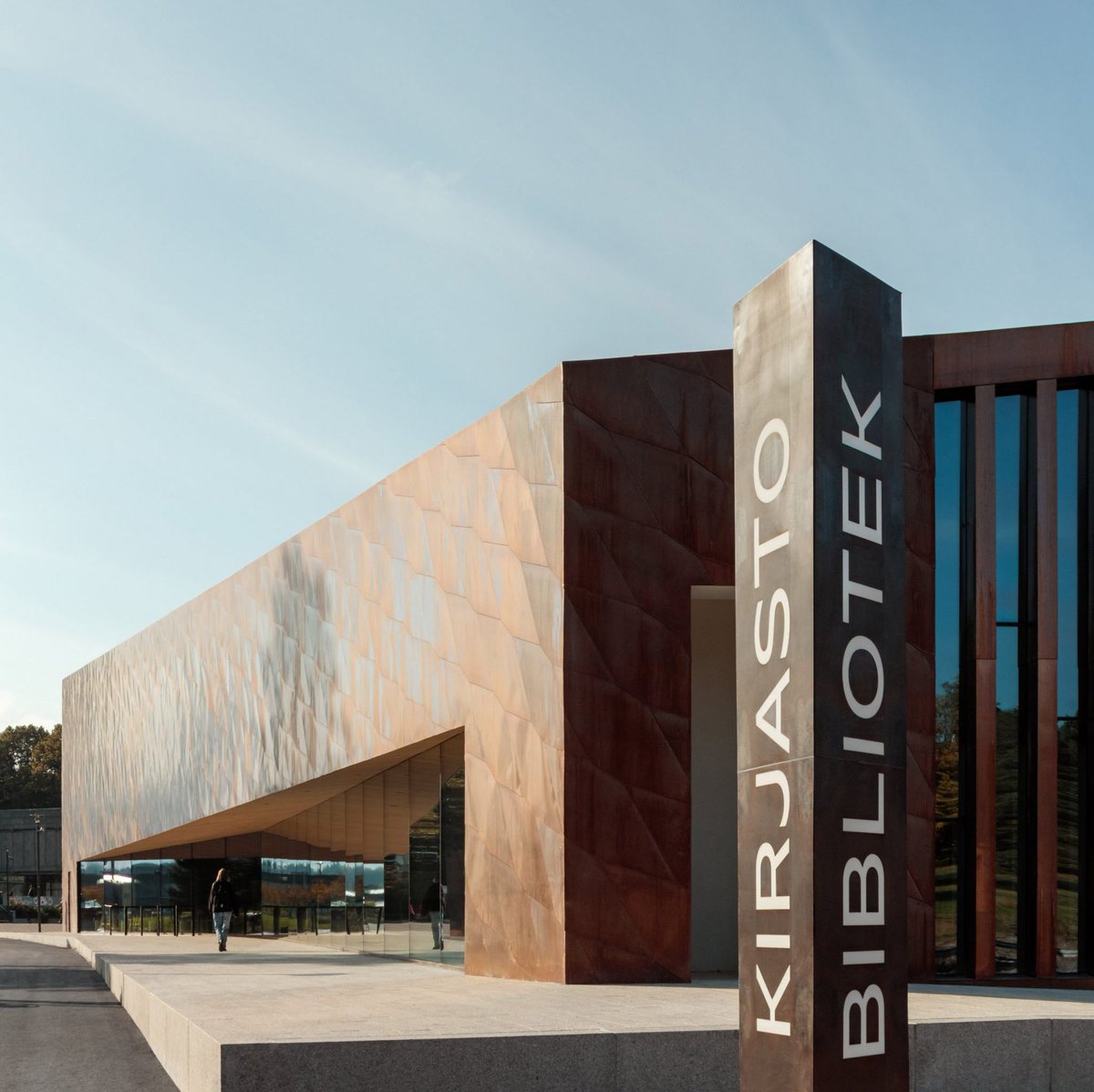 Dezeen tweet media