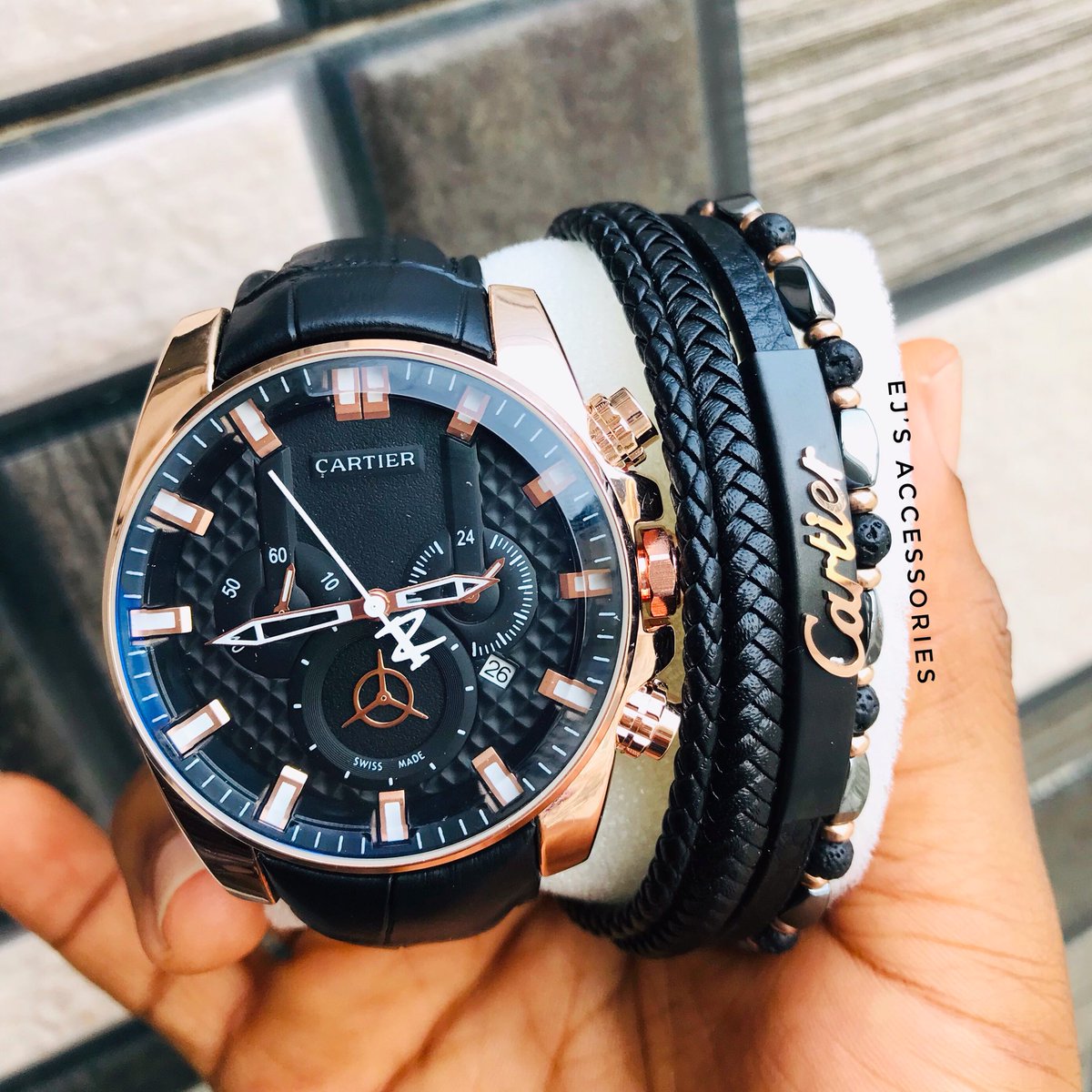 Ejsaccessories's tweet photo. It’s a beautiful new week 😊 , what are wearing to work today? 
 You need a beautiful wrist watch to compliment your dressing , let your wrist be flaunt-able😉

Price : N16,000 each 
To place your order click on the link https://t.co/UdWzAtcRSV

#TachaDemGang #MondayMotivation https://t.co/fENzB4bmew