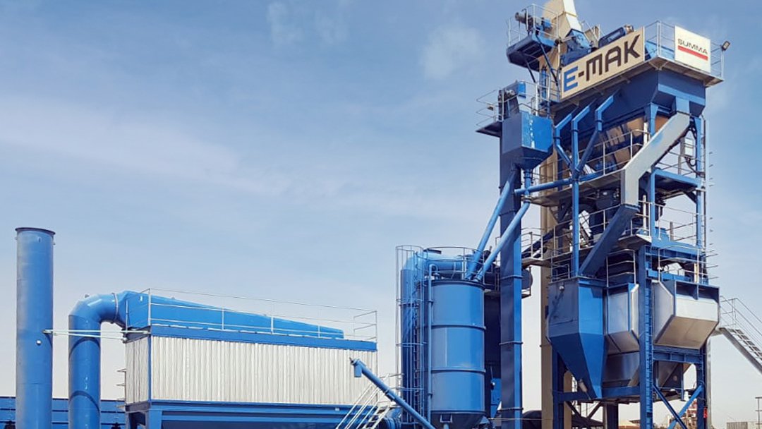 EMAKMachine's tweet photo. Nijer’de faaliyet gösteren Summa firmasında 160 t/h kapasite ile çalışan Express Tip Asfalt Plenti.
An Express type 160 tph capacity asphalt plant working at Summa company in Niger.
#asphalt #asphaltplant #technology #asphaltmixing #roadbuilding #machine #construction #emakplants https://t.co/84HUZr2lxd