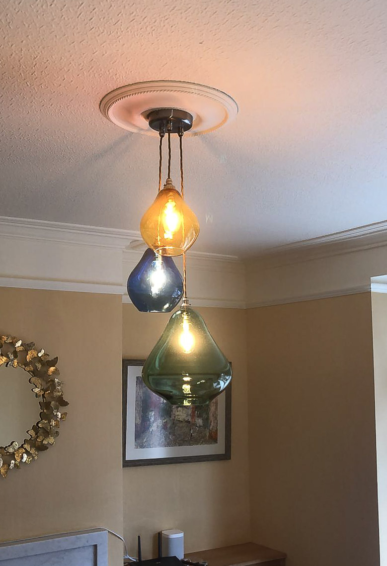 elementstudiosc's tweet image. So pleased with these beautiful Pear Drop pendants in bespoke colours from @curiousastudio 

Full project pics of this Oxford project coming soon...

#interiordesigner #lighting #Oxford