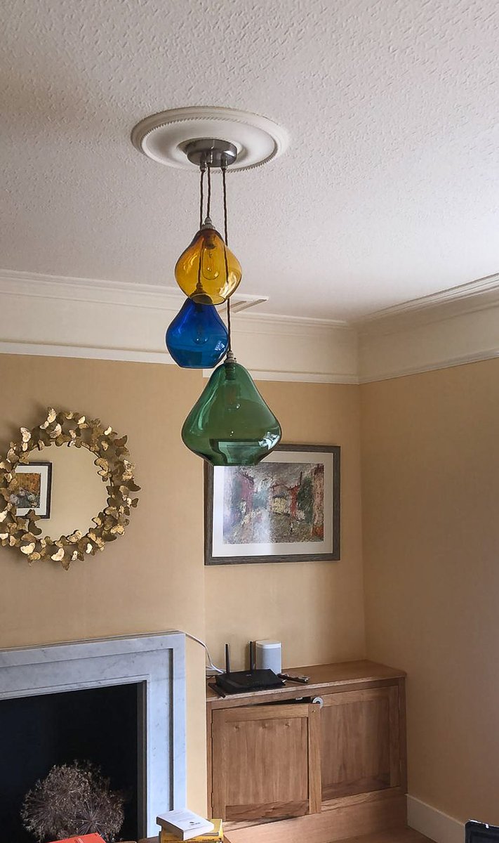 elementstudiosc's tweet image. So pleased with these beautiful Pear Drop pendants in bespoke colours from @curiousastudio 

Full project pics of this Oxford project coming soon...

#interiordesigner #lighting #Oxford