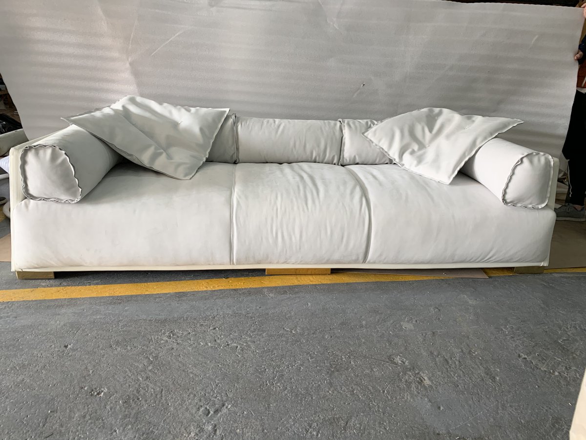 winterluo7's tweet image. Simple but fashion 
whatsAPP +8613825510404

#sofa #fabric #interiordesigns  #interior  #livingroomdesign #Italystylefurniture #furniture