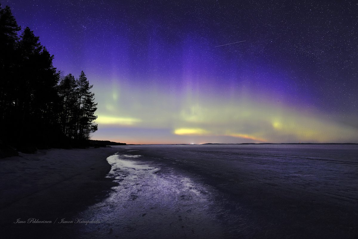 MT <a href="/ismo_pekkarinen/">Ismo Pekkarinen</a>: The last northern lights of spring, Lake #Pielinen, #Finland 17.4.2021
#auroraborealis #northernlights #lieksa #visitlieksa