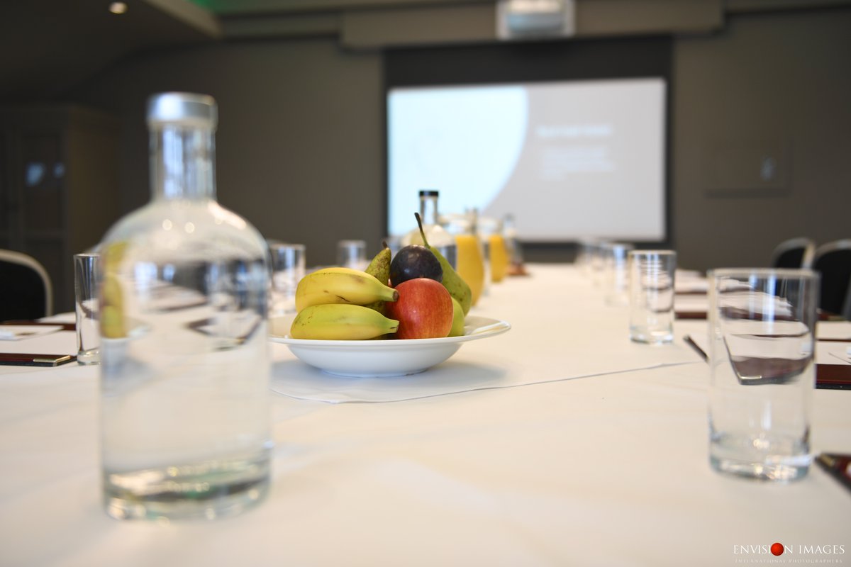 Just a few reasons to visit us for a business meeting - 

Close to motorway access for the North West ☑️
Super speed WiFi ☑️
Meeting rooms ☑️
Onsite restaurant ☑️
Great coffee ☑️
Amazing cakes ☑️
Free Parking ☑️

Reopening 17th May ☑️

info@red-hall.co.uk 01706 822476