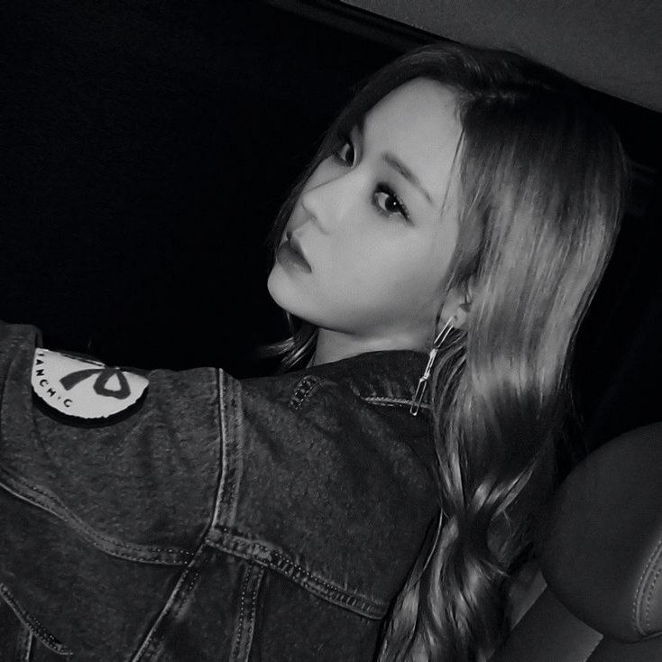 hy sup, gw verra
gw udh lmyan lma main rp twt

mutualan? fb/like
fmbst? dm sj tdk ush malu'

#roleplayerindonesia #roleplayer #roleplayeraccount #roleplayerkpop #roleplayerworld #roleplayertwt