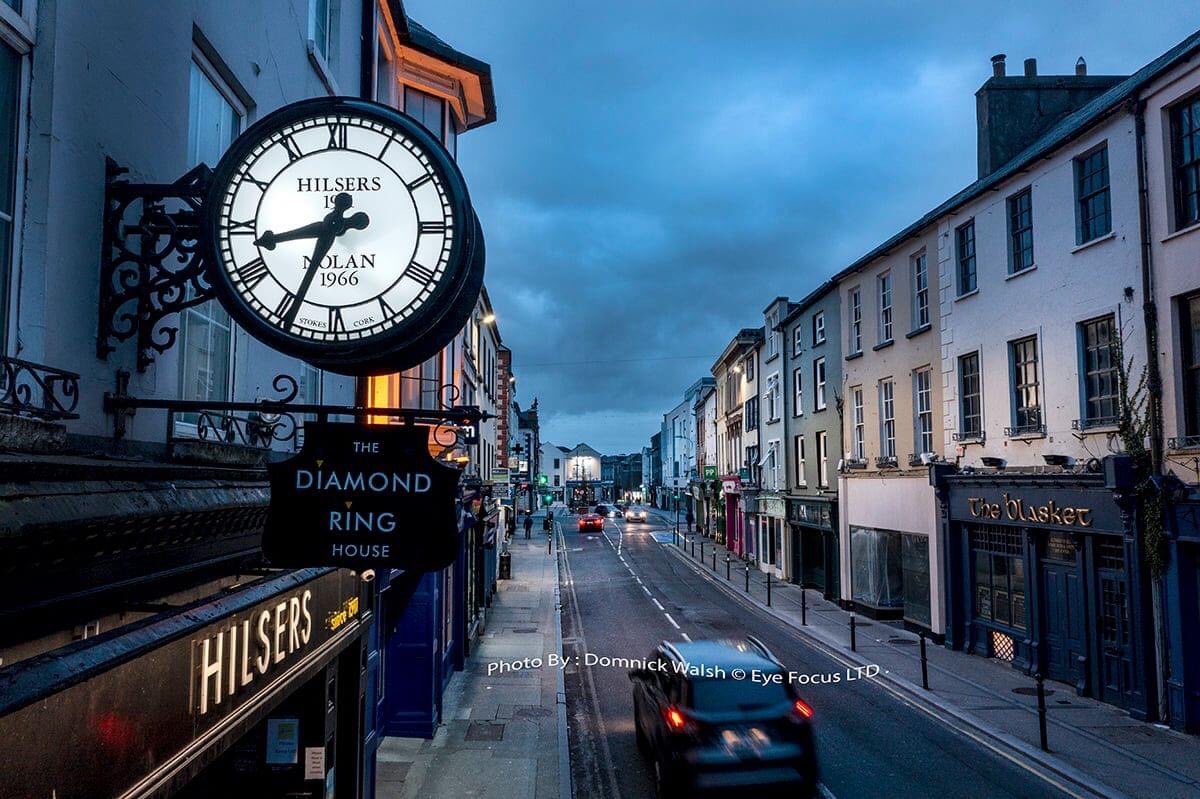 CastleStTraders's tweet image. Tralee landmark Hilsers Town Clock has been restored to its former glory in the main street in Tralee, Castle Street. Photo By: Domnick Walsh © Eye Focus LTD. ALL IMAGES ARE COVERED BY COPYRIGHT © #dominickwalshphotography #castlestreet #townclock #hilsersjewellers @nandhdotie