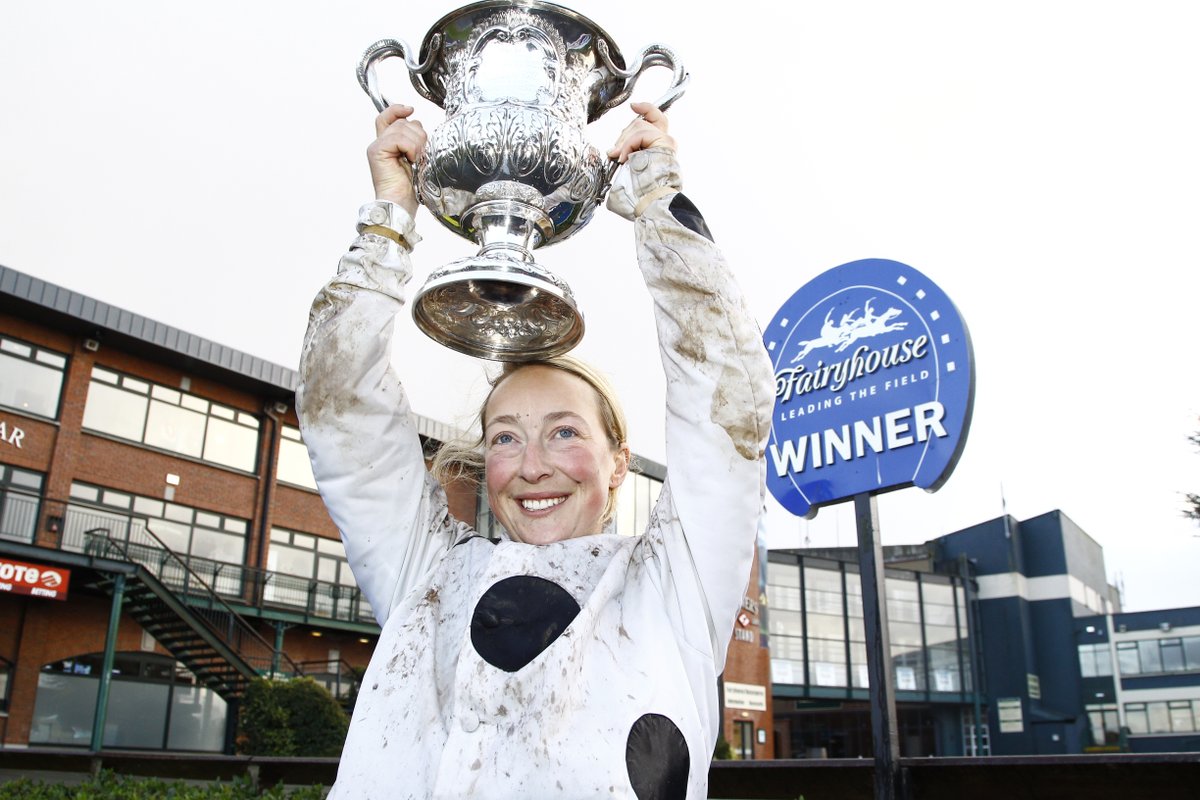 Jockey Lorna Brooke has tragically died following her fall at Taunton earlier this month. 

Our thoughts are with her family and friends.
