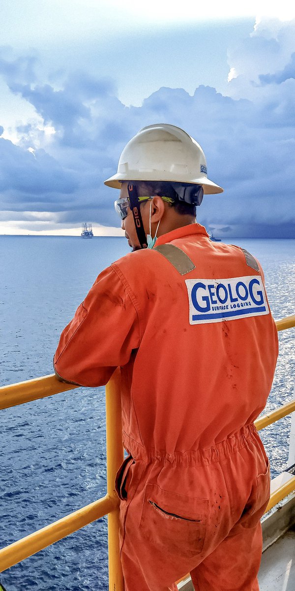 _geolog's tweet photo. Monday Blues for @_geolog Mudlogger Angger offshore #geolog #teamwork #surfacelogging #mudlogging #oilandgas #drilling #energy #oilandgaslife #oilfieldlife #oilandgasworld #photooftheday #oilindustry #oil #gas #oilandgasindustry #oilrig #rig #rigphotography #rigphoto #rigup https://t.co/rwz3bb8Pv1