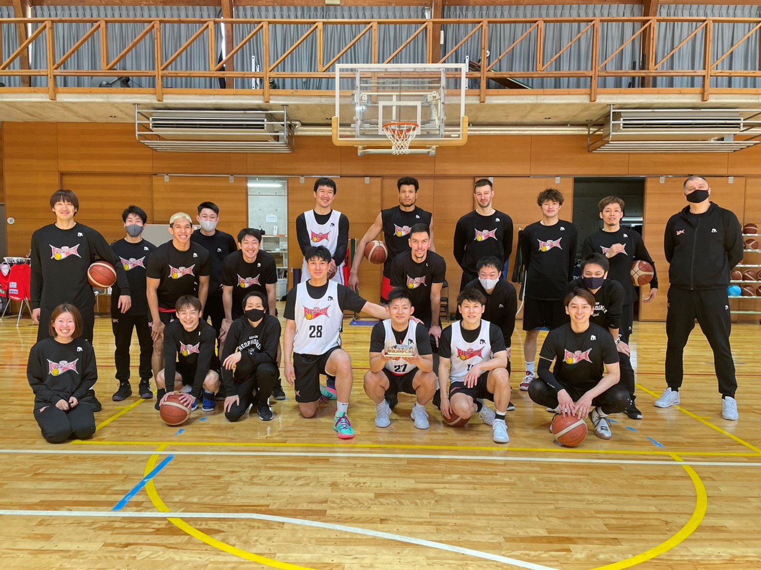 三遠ネオフェニックス San En Neophoenix 最後に 毎回恒例の記念撮影 改めてお誕生日おめでとうございます いい1年になりますように 三遠ネオフェニックス 鈴木空 Noregret Bリーグ T Co Jpcjidoxec 三遠ネオフェニックス San En Neophoenix 最後に 毎回恒例の記念撮影 改めてお誕生日おめでとうございます いい1年になりますように 三遠ネオフェニックス 鈴木空 Noregret Bリーグ T Co Jpcjidoxec