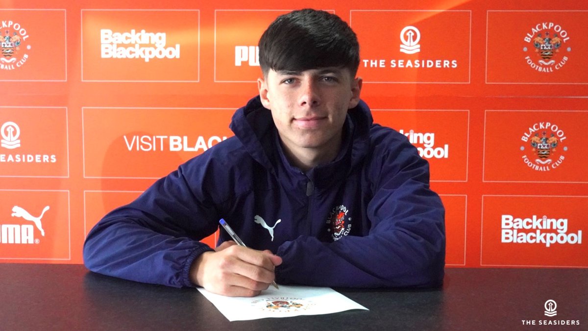 📝 Luke Mariette has signed a professional contract with the Seasiders. 

blackpoolfc.co.uk/news/2021/apri…