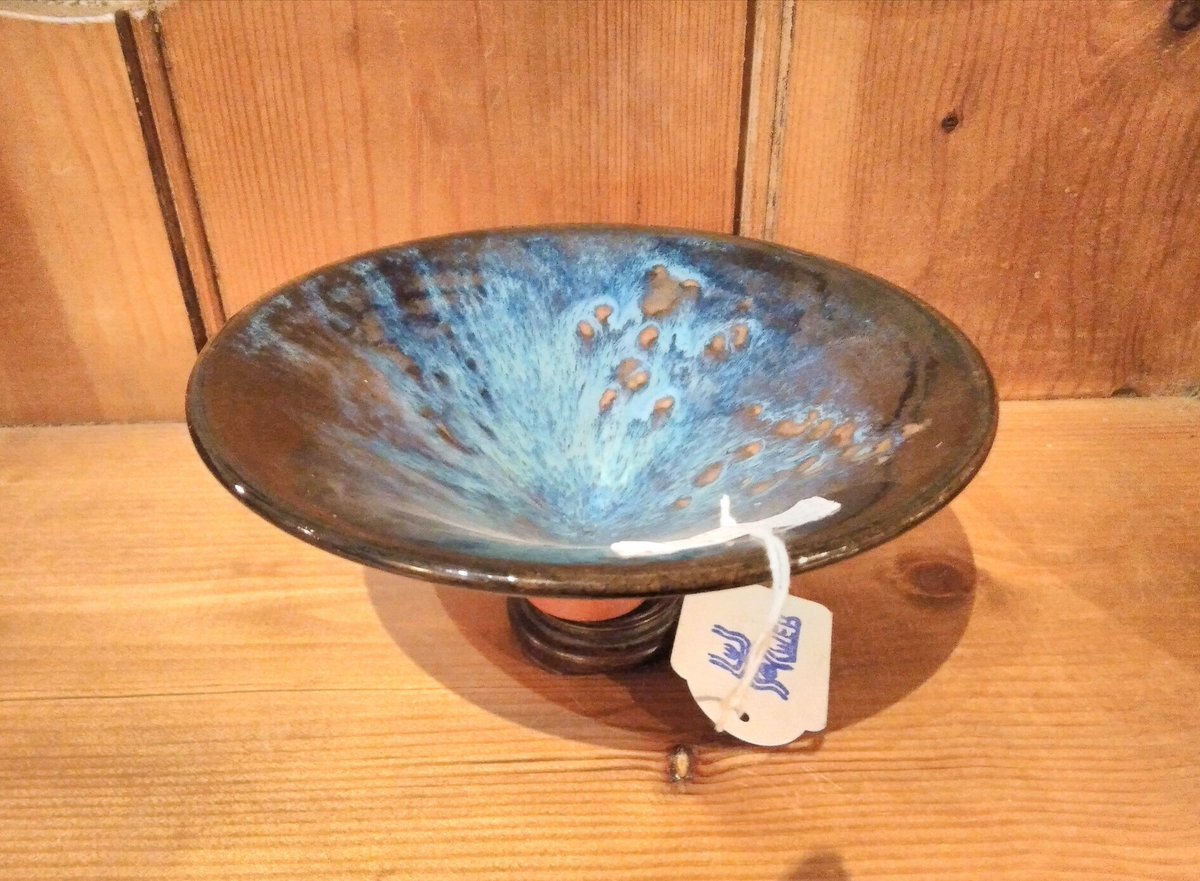 eversleybarn's tweet photo. #studioglass #glassbreadplate #pinkvase #sworskicandleabra #collectables #vintagegifts #eversleybarnantiques https://t.co/Y6w4IUVB1V