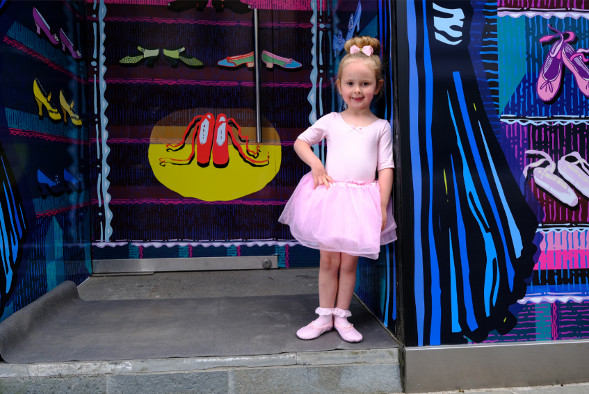 GoDunfermline's tweet photo. Have you seen our new artwork on #BruceStreet yet?

Here's India Baillie beside the Red Shoes installation, designed by @nicolanadfly, commemorating Dunfermline-born actress &amp; dancer Moira Shearer.🩰

We think it really captures the spirit of the artwork. 

(📷: @JimPaynePics) https://t.co/6t59KOoarc
