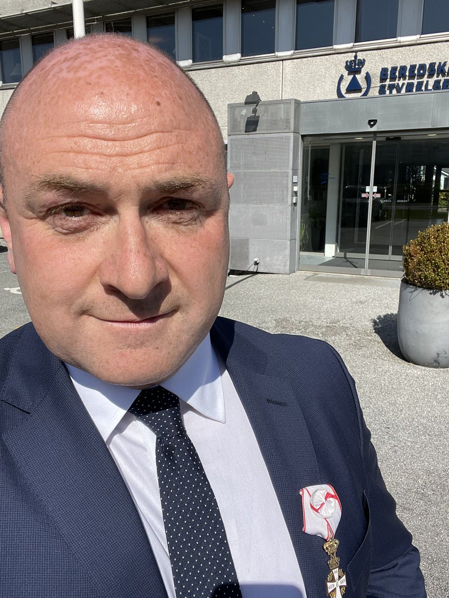 JFinkielman's tweet image. Blev idag udnævnt til Ridder af 1. grad af Dannebrogordenen med baggrund i min tjeneste i Forsvarsministeriet. Jeg er meget beæret, og jeg takker Hendes Majestæt Dronningen!!!
 #Forsvar  #industri  #poldk  #fad