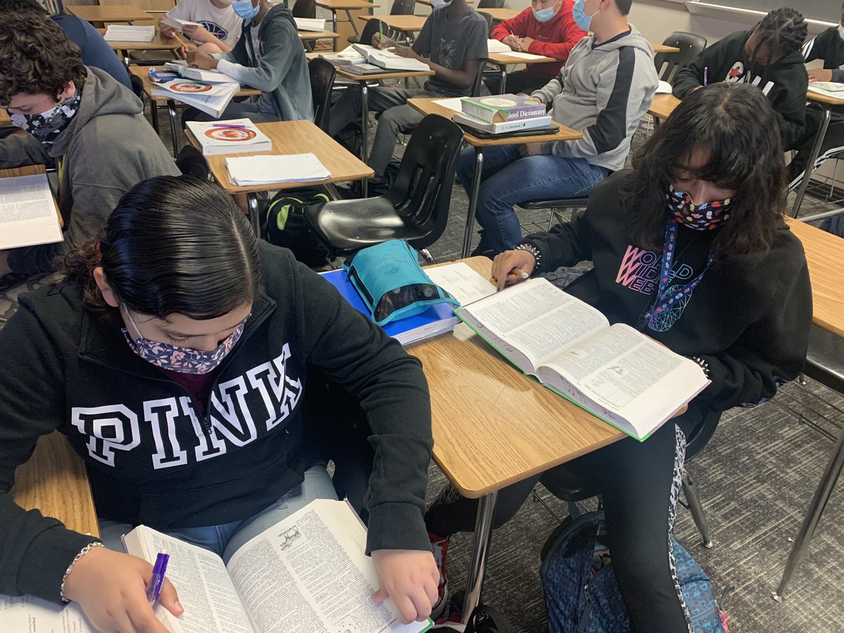 MrsBristol4's tweet photo. Brushing up on our Dictionary Skills in ELAR! #BriscoeEagles https://t.co/LB1P97S04E
