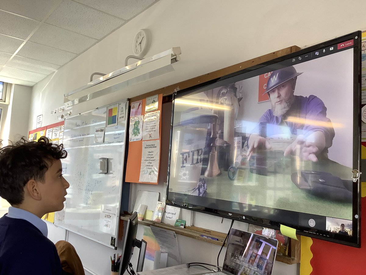 tredegarvillecw's tweet photo. Thanks to Mark and Elizabeth @cardiff_castle for teaching us so many new things about World War 2 and for answering our questions. Year 5 know so much now! https://t.co/op2X6op2Oc