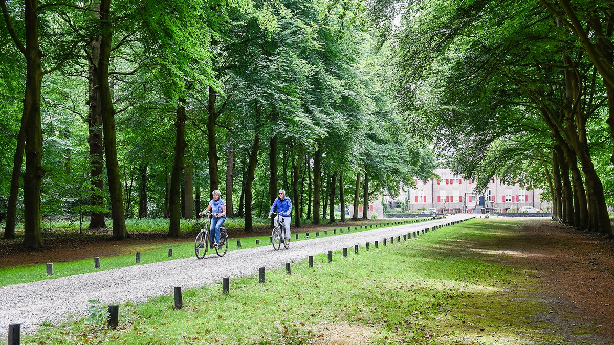 OpdeHeuvelrug's tweet photo. Sinds kort is RBT Heuvelrug &amp; Vallei partner van @FietsnetwerkNL, een van de grootste fietsroute aanbieders van Nederland. Bekijk onze pagina op deze website: https://t.co/zcAMGzLW86 #samenwerkenloont #opdeheuvelrug #fietsnetwerk https://t.co/OrTjvbXtWY