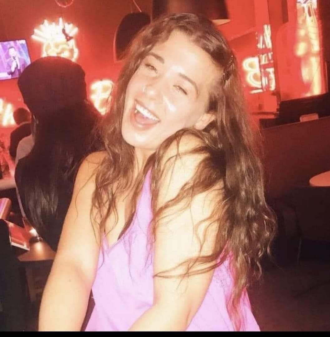 Lets fill social media with Jennies beautiful face and NOT his. Jennie was a happy kind generous caring stunning young mother who adored her 2 children. Lets show the world how cherished she was in our community in Finglas 💚 

Remember Jennie ❤

#JenniePoole