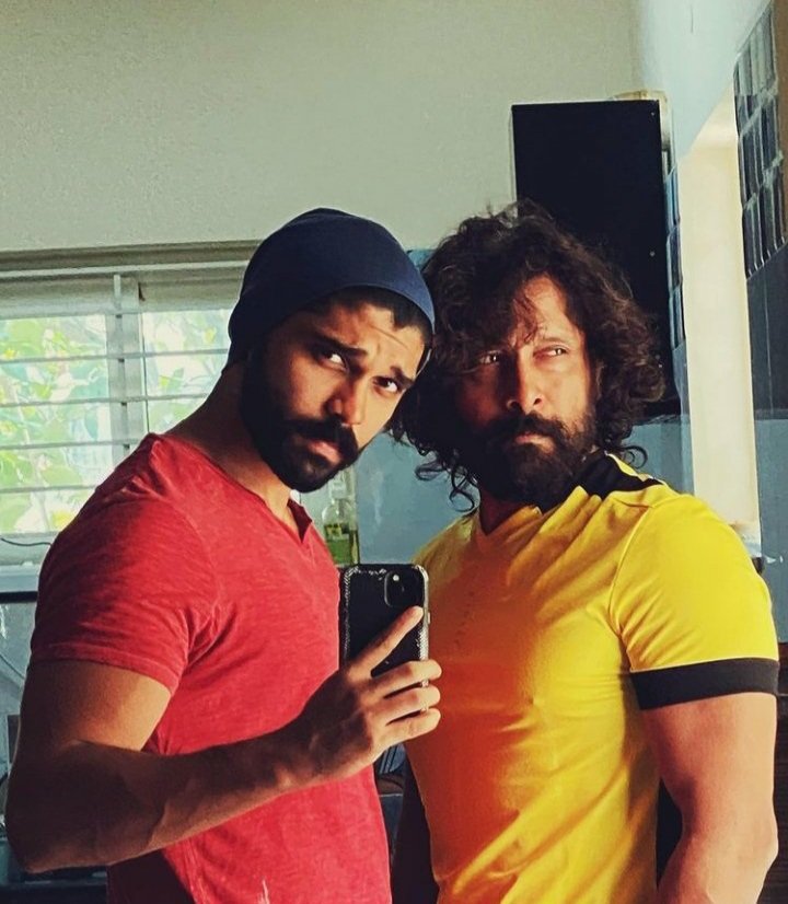 steaphenCVF's tweet photo. #ChiyaanVikram 💞 #DhruvVikram
#Chiyaan60 First Look very soon 💖 https://t.co/VjNWaQSy7g