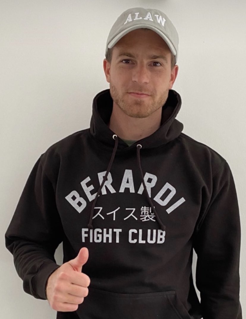 FOREVERLEEDSMOT's tweet photo. Win ANY Berardi Fight Club item of your choice 🥊🥊🇨🇭 

Follow &amp; Retweet 🔁
Tag a #Leeds fan 🤝

What would you pick? 🤔

👉 Tee https://t.co/X6jZ2eSdsY
👉 Hoodie https://t.co/C9yfKTmn4z
👉 Cap https://t.co/4MkIUmhd54 

➡️ Closes tonight at 10.15pm 

Good luck🤞😘 #SwissPrince https://t.co/IX2eNTYOho