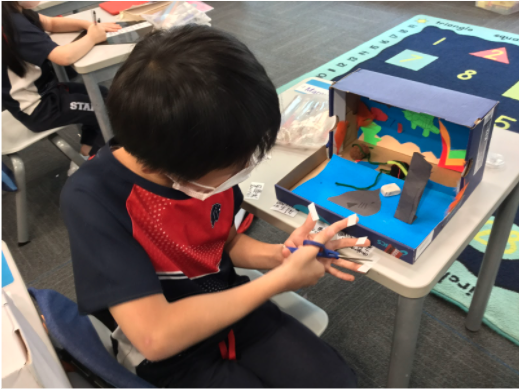 StamfordHK's tweet photo. Grade 2 students consolidated their knowledge about ecosystems by creating a habitat diorama. Using shoeboxes and other materials, students enthusiastically researched and crafted their projects to share with their classmates.
#StamfordHK #Cognitaway #diorama #STEMinn #habitat https://t.co/ydhmRo4pfb