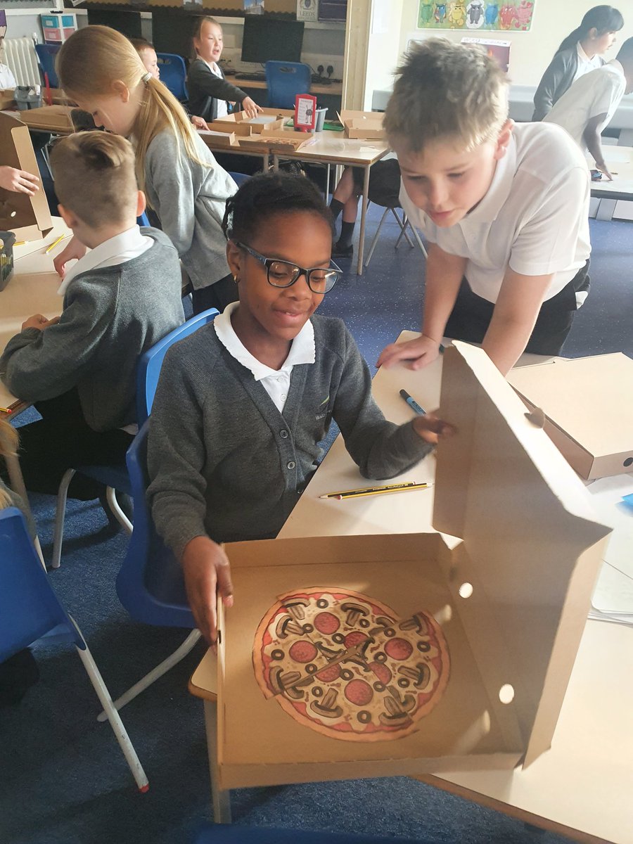 Windmill4AM's tweet photo. Order up! We started off our new maths unit using pizza slices to make 1 whole. We finished the lesson feeling very hungry 😋🍕 #musicfederation https://t.co/G4fyYHeUCM