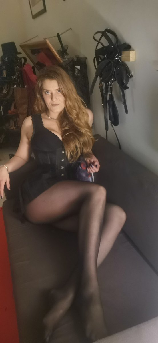 _Maria_Stuart_'s tweet photo. Siete pronti a iniziare questa nuova Settimana? Io ho pessime intenzioni, come sempre 😈
Missmariastuart@yahoo.com 
#missmariastuart #prodomme #fetishsession #bdsmsession #undermyfeet #footfetishnation #fitgirl #giantess #strongwoman #customvideo #PANTYHOSESTOCKINGS #corset https://t.co/SjCc5BC50q