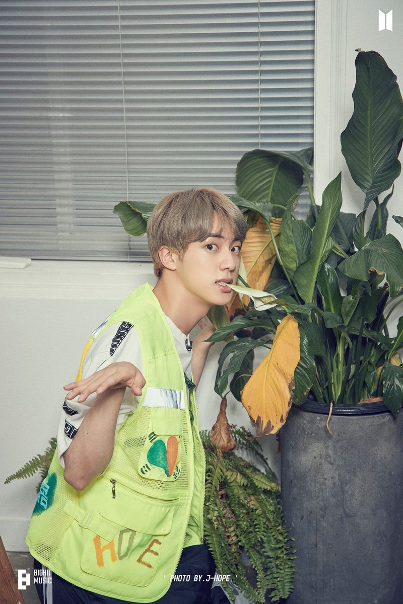 BillboardBTS20's tweet photo. @bts_bighit @BTS_twt 2

#BTSArmy #BestFanArmy  #iHeartAwards @BTS_twt https://t.co/YtGze4v6Xt