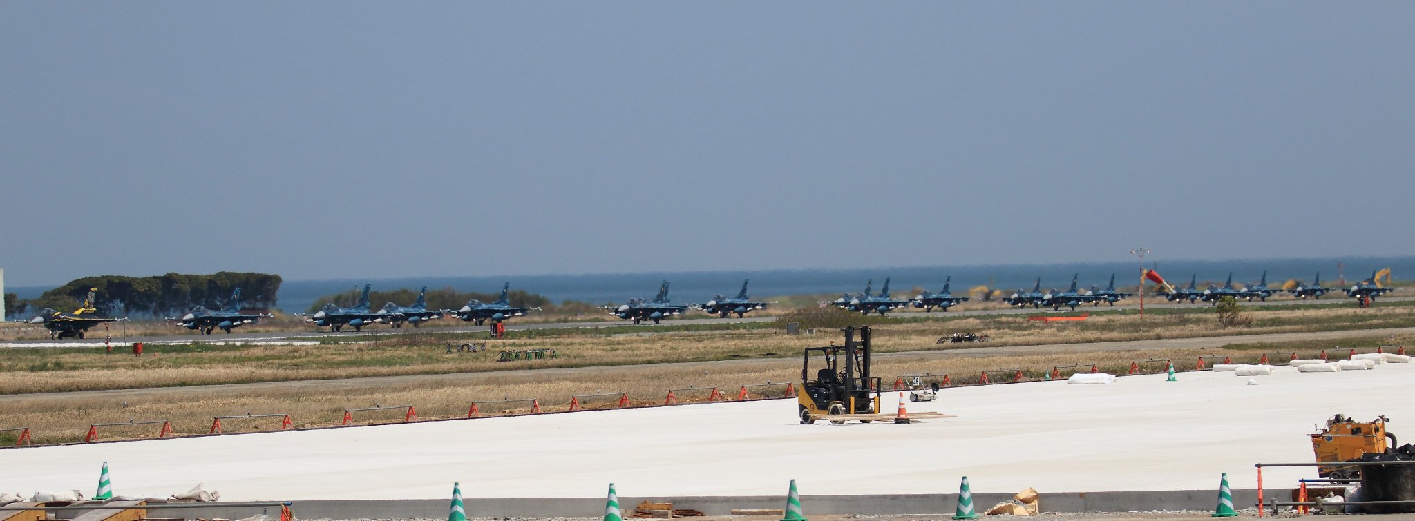 だいちゃん エレファントウォーク 外周から メラメラ 築城基地 F2 だいちゃん エレファントウォーク 外周から メラメラ 築城基地 F2