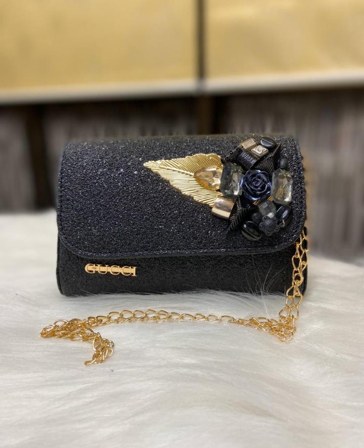 nh_handbags's tweet photo. Our taste !!
#nhcollection #madanpurabags #madanpuramarket #fashion #womensfashionstyle
#newdesign #weddingedition18 #party #forparttime #forwedding #accessable #affortable #delhi #delhimarket #bangloremarket #chennaimarket #indianwedding
#bagshop #purses #bag #baglover https://t.co/LCK6bfUfmQ