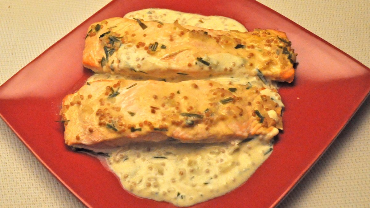 Baked Salmon with Whole Grain Mustard & Herb Sauce is an easy #MainCourseForTwo The last oven salmon before grilling season starts⁠
#RoastSalmon #BakedSalmon #SalmonMustardSauce #FridayFish⁠
thymeforcookingblog.com/2021/04/baked-…