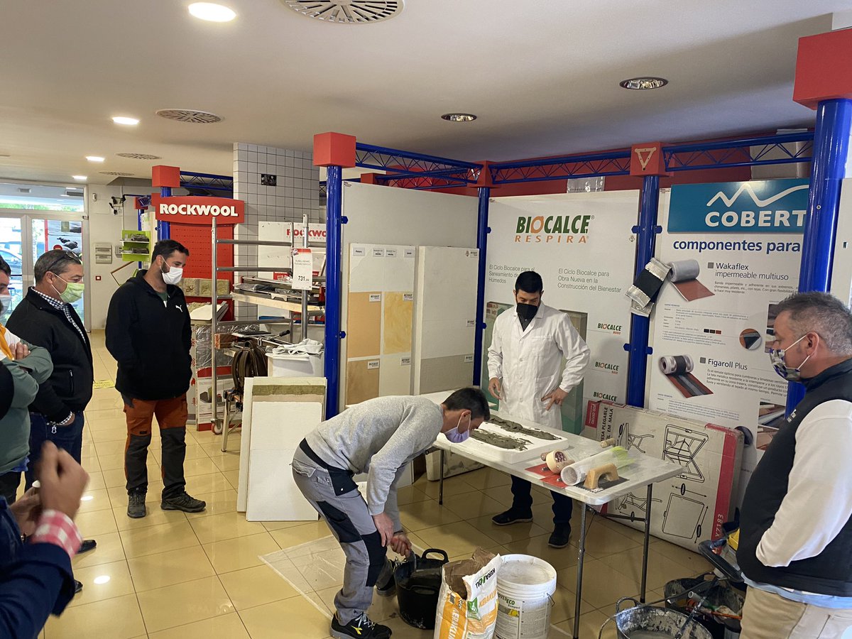 Formación-Curso SATE <a href="/kerakoll_ES/">Kerakoll ES</a> en Monzòn con Bigmat Ochoa. Nuestro asesor técnico <a href="/Enric_KeraKoll/">Enric KeraKoll</a> da apoyo a los profesionales en zona