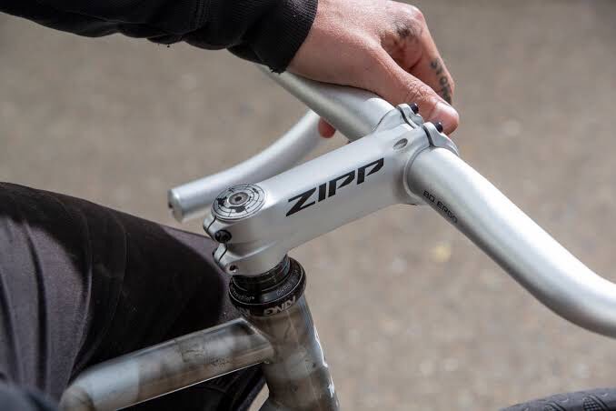 DPALPA1's tweet photo. Stem Zipp Service Course silver
100mm
6deg 6 degrees
Brand new
1jt + shipping https://t.co/fIhJP5Gk6Y