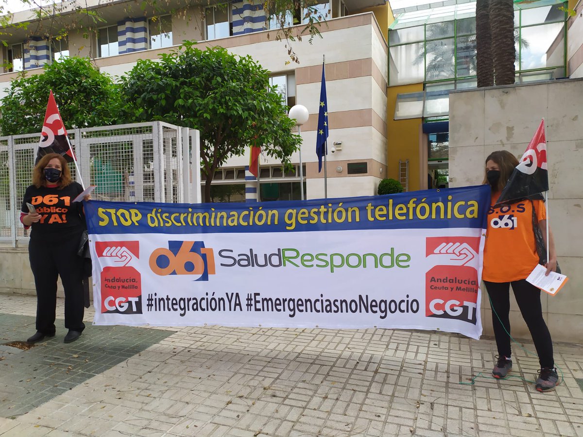 Aquí fuera estamos <a href="/LinaGarcia_AND/">Catalina García</a> <a href="/jesusraguirre/">Jesús Aguirre</a> , es el momento de cumplir la moción aprobada en el Parlamento..., Mientras dentro de la Consejería de Salud y familias, están negociando la integración de las Agencias Públicas en el SAS <a href="/saludand/">Consejería de Sanidad, Presidencia y Emergencias</a>