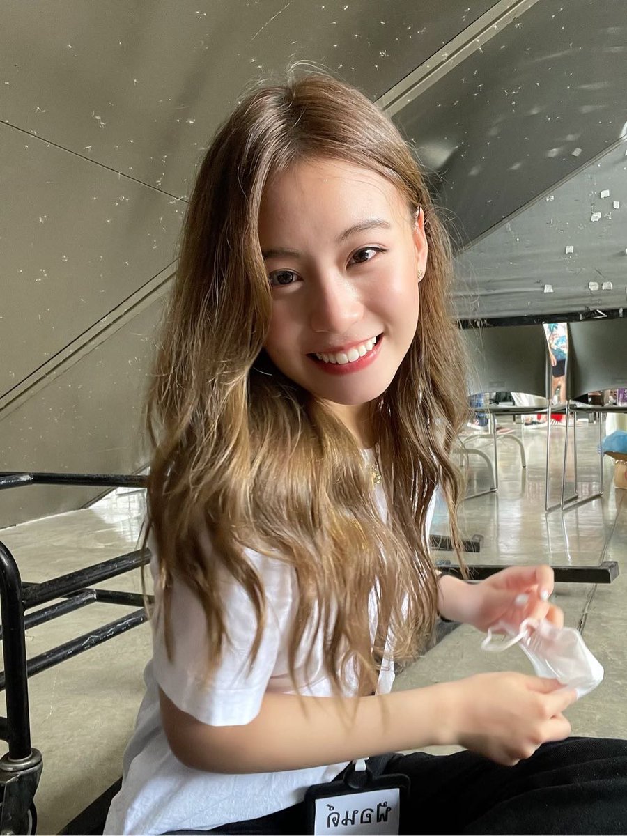 FondNattichaFC's tweet photo. แม่ค้าขายเฉาก๊วยที่ไหนเนี่ยยยย สวยมากกกกก💖💖💖💖

Repost from FOND iAM48 Application.

#FondBNK48 
#FondVYRA https://t.co/PL8WvJa8r9