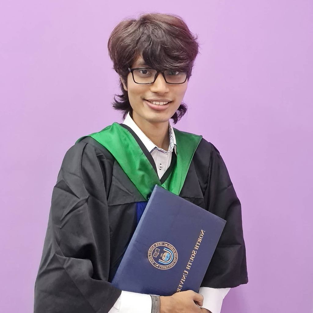 _Alvee's tweet image. 23rd #convocation #NSU instagr.am/p/CN2A0U0HAj9/