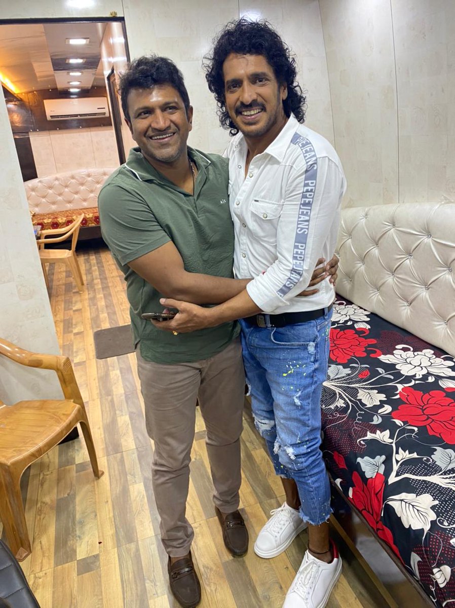 TharunDevraj's tweet image. Goodluck to the entire team of #Lagaam. @nimmaupendra Sir @PuneethRajkumar